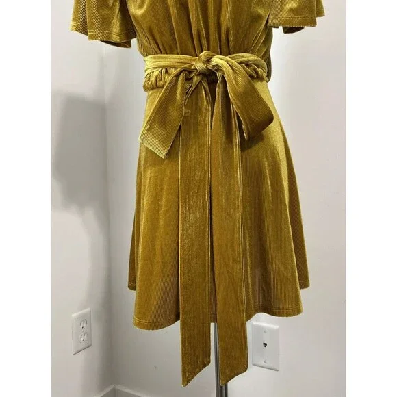 Lovers + Friends Wrap Dress Women's XS Gold Belted Corduroy Ribbed Revolve NEW - Picture 8 of 14